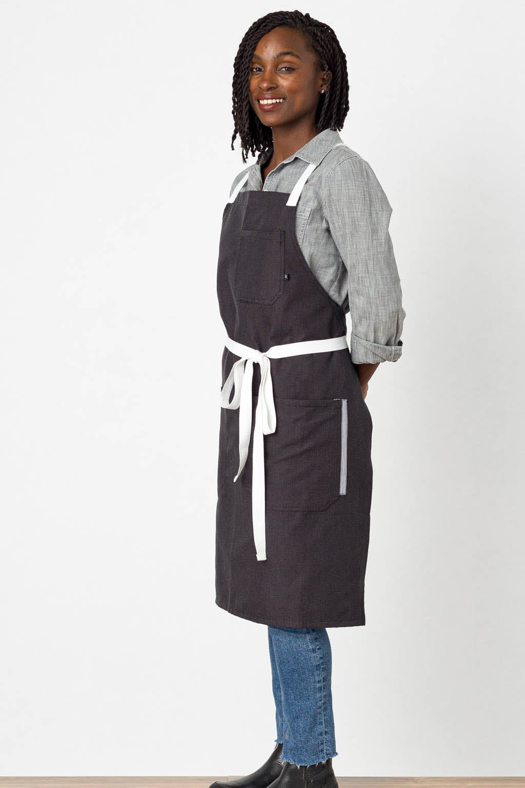 All-Day Comfort, Crossback Bib Chef Apron, Wrinkle Resistant, Black, Side View, 5-Star Reviews
