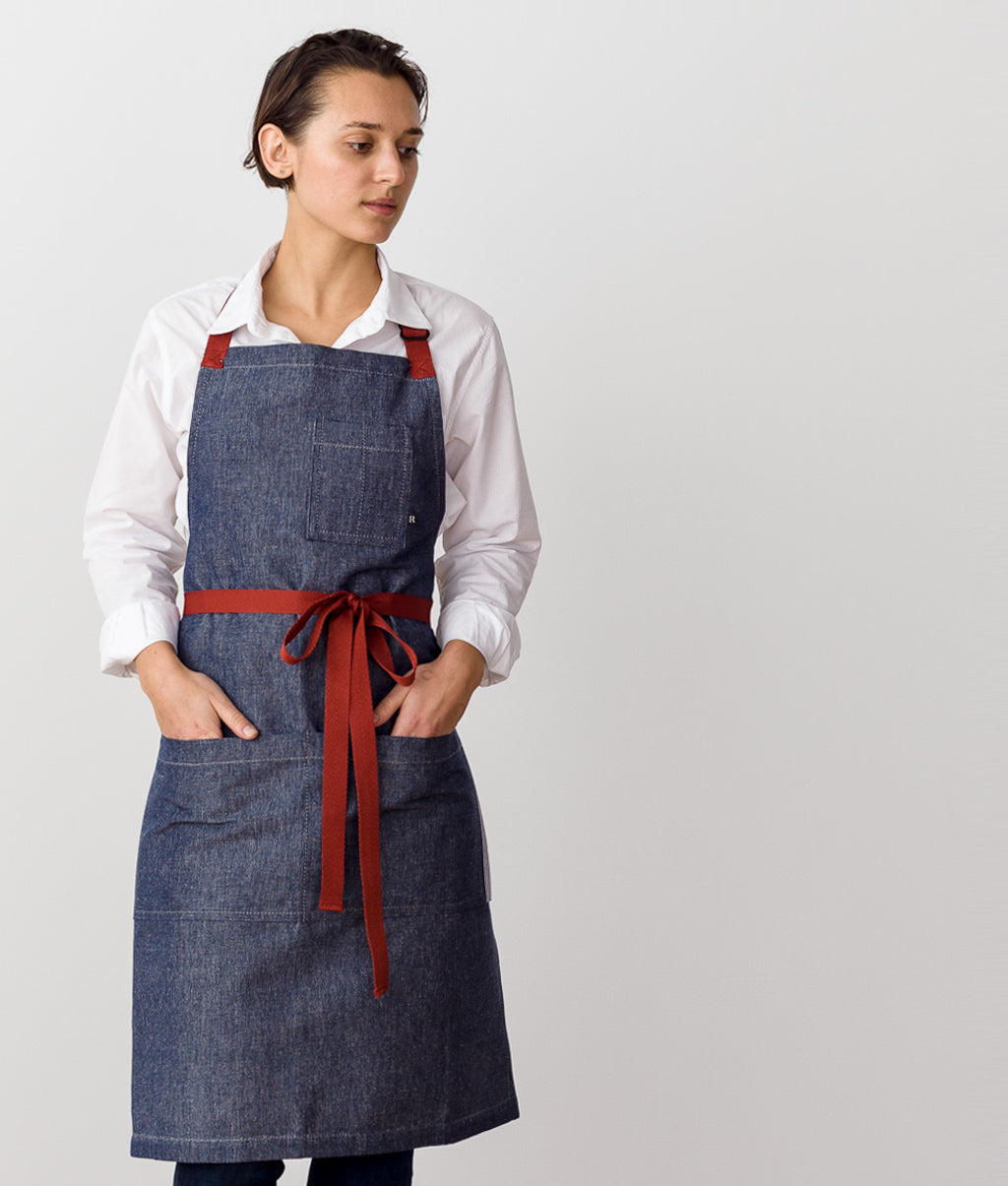 Classic blue denim jeans apron for men and women – breathable 100% cotton canvas, perfect for chefs, servers, restaurants and hotels.