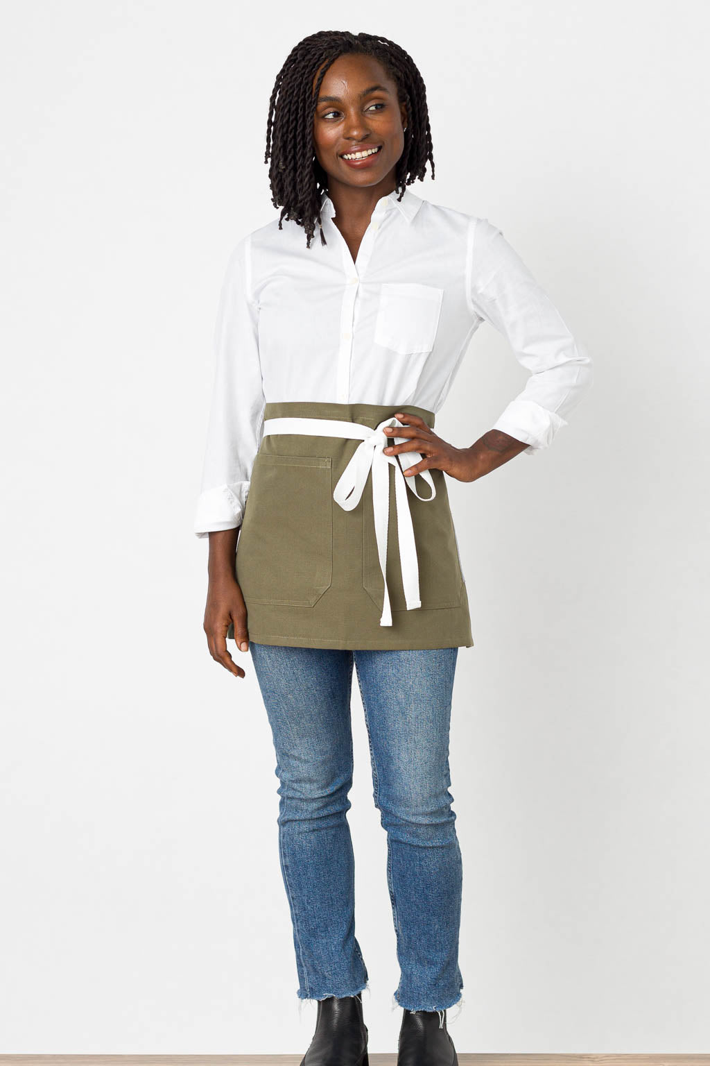 Bistro Shorty Apron, Wrinkle Resistant, 14"L, Olive Green with White Straps, Poly-Cotton